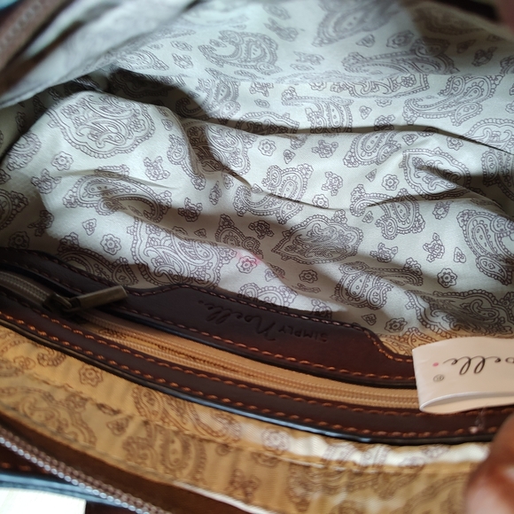 EUC Simply Noelle Crossbody Bag - Picture 6 of 9